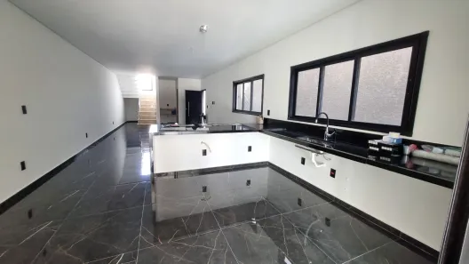 Sobrado com 3 Quartos à venda, 162m² no Vila Petrópolis, Atibaia