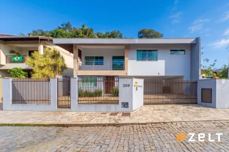 Casa com 3 Quartos à venda, 312m² no Vila Nova, Blumenau