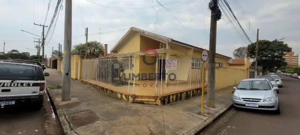 Casa com 4 Quartos para alugar, 300m² no Vila Moraes, Ourinhos