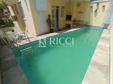 Casa com 3 Quartos à venda, 200m² no Vila Mathias, Santos