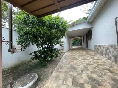 Casa com 4 Quartos à venda, 121m² no Jardim Balneário Meia Ponte, Goiânia