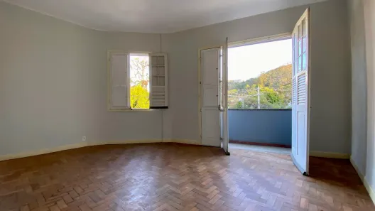 Apartamento com 3 Quartos à venda, 100m² no Castelanea, Petrópolis