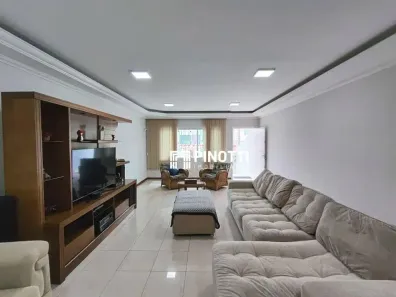 Sobrado com 4 Quartos à venda, 209m² no Vila Scarpelli, Santo André