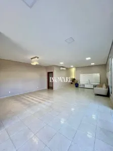 Casa com 3 Quartos para alugar, 222m² no Nova Uberlândia, Uberlândia