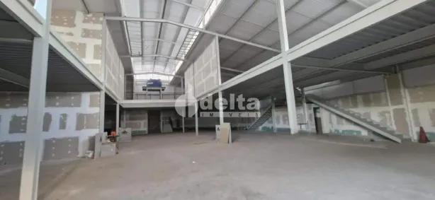 Ponto Comercial para alugar, 1400m² no Centro, Uberlândia