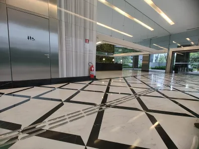 Sala Comercial para alugar, 1300m² no Vila Olímpia, São Paulo