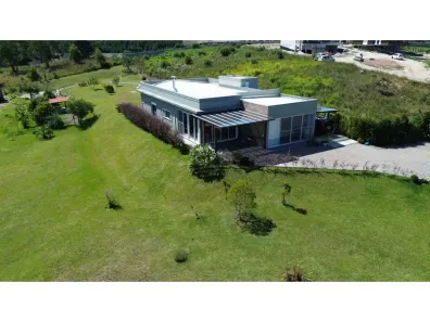 Casa de Condomínio com 3 Quartos à venda, 196m² no Loteamento Bosque Merhy, Quatro Barras
