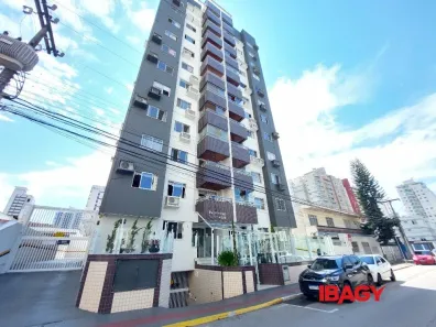 Apartamento com 3 Quartos para alugar, 91m² no Campinas, São José