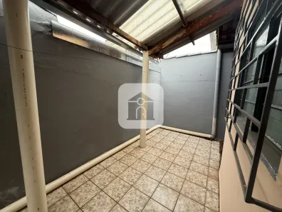 Casa com 2 Quartos para alugar, 70m² no Tibery, Uberlândia