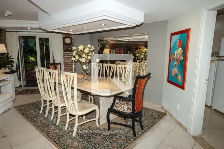 Casa com 3 Quartos à venda, 350m² no Chácara das Pedras, Porto Alegre