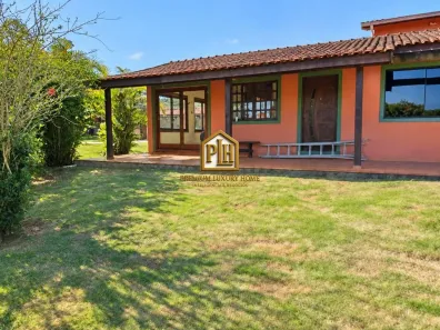 Fazenda/Sítio com 4 Quartos para alugar, 300m² no Parque dos Pinheiros, Piracaia