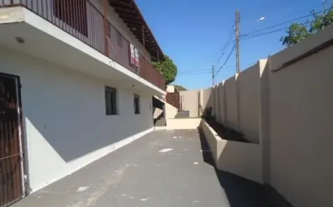 Imóvel Comercial com 3 Quartos para venda ou aluguel, 294m² no Erotildes, Londrina