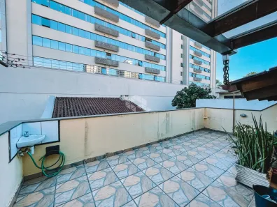 Casa com 3 Quartos à venda, 300m² no Menino Deus, Porto Alegre