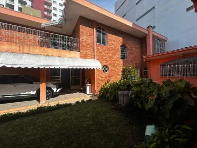 Imóvel Comercial com 4 Quartos à venda, 561m² no Centro, Ponta Grossa
