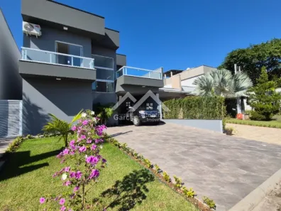 Casa de Condomínio com 4 Quartos à venda, 230m² no Balneário Três Marias, Peruíbe
