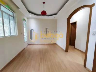 Casa com 3 Quartos à venda, 198m² no Camargos, Belo Horizonte