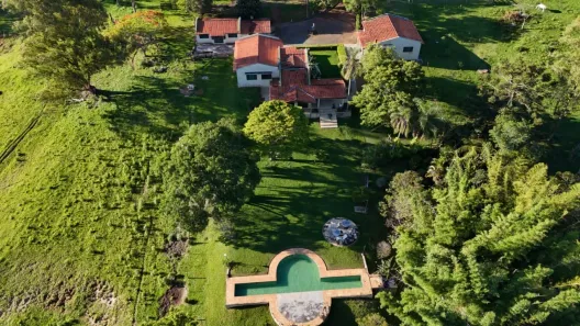 Fazenda/Sítio com 4 Quartos à venda, 250m² no Área Rural de Tatuí, Tatuí