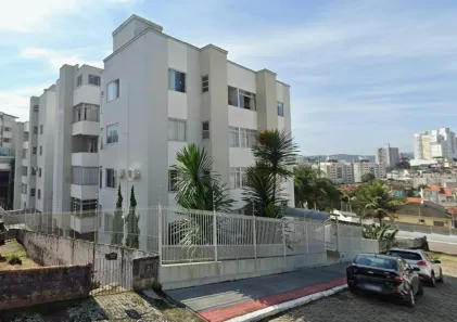 Apartamento com 2 Quartos à venda, 61m² no Capoeiras, Florianópolis