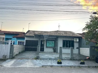 Casa com 3 Quartos à venda, 75m² no Madri, Palhoça