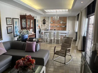 Sobrado com 6 Quartos à venda, 305m² no Hipódromo, Recife