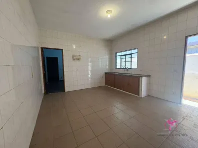 Casa com 3 Quartos à venda, 105m² no Jardim Presidente, Leme