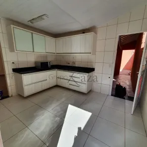Casa com 3 Quartos para alugar, 80m² no Jardim Satélite, São José dos Campos