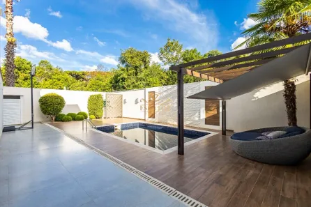 Casa de Condomínio com 4 Quartos para alugar, 380m² no Pilarzinho, Curitiba