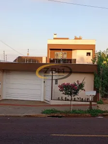 Casa com 3 Quartos à venda, 165m² no Colúmbia, Londrina