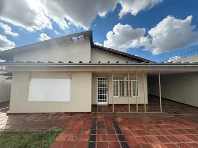 Casa com 3 Quartos à venda, 259m² no Setor Coimbra, Goiânia
