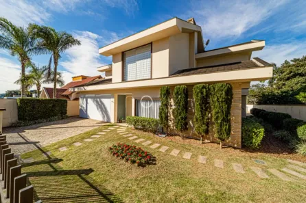 Casa com 4 Quartos à venda, 340m² no Glória, Joinville