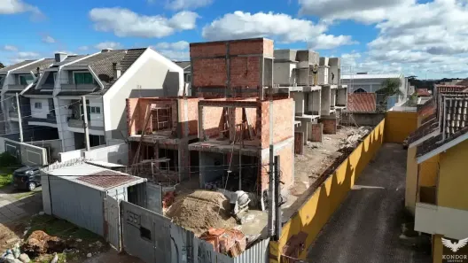 Sobrado com 3 Quartos à venda, 151m² no Santa Felicidade, Curitiba