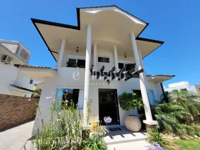 Casa com 3 Quartos à venda, 246m² no Campeche, Florianópolis