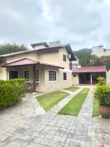 Sobrado com 4 Quartos para alugar, 122m² no Canasvieiras, Florianópolis