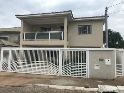 Casa de Condomínio com 4 Quartos à venda, 420m² no Região dos Lagos, Brasília