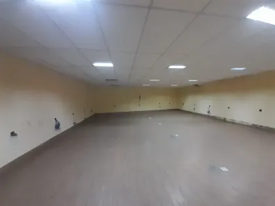 Prédio Comercial com 7 Quartos para alugar, 750m² no Campo Grande, Rio de Janeiro