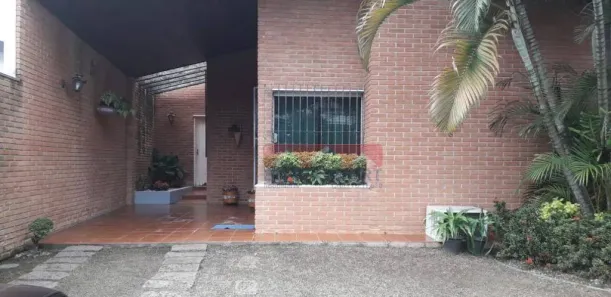 Casa com 3 Quartos à venda, 241m² no Vila Vianelo, Jundiaí
