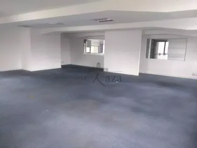 Prédio Comercial para alugar, 212m² no Cidade Monções, São Paulo