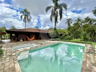 Casa com 5 Quartos para venda ou aluguel, 756m² no Vila Santo Antônio, Cotia