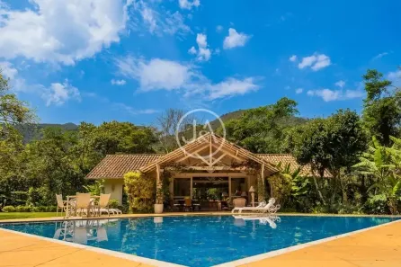 Casa com 4 Quartos à venda, 600m² no Nogueira, Petrópolis