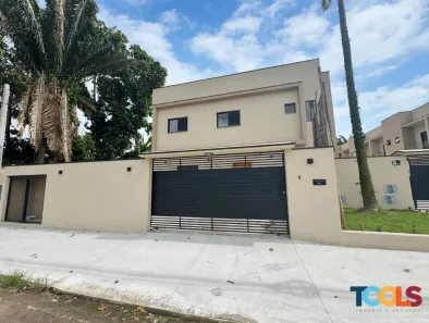 Sobrado com 2 Quartos à venda, 90m² no Jardim Brasil, Caraguatatuba
