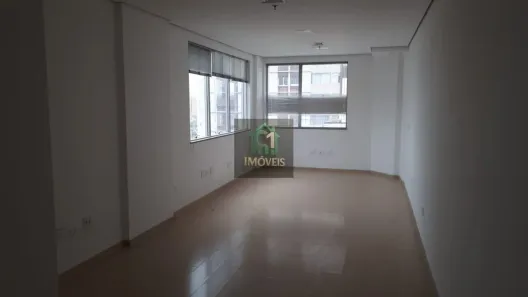 Sala Comercial com 3 Quartos para alugar, 70m² no Água Branca, São Paulo
