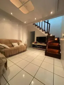 Casa com 4 Quartos à venda, 250m² no Vila Carmela II, Guarulhos