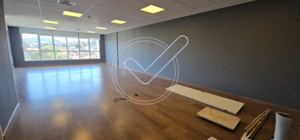 Sala Comercial para alugar, 81m² no Sítio Tamboré Alphaville, Barueri