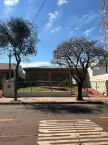Casa com 3 Quartos para alugar, 260m² no Jardim Shangri-la A, Londrina