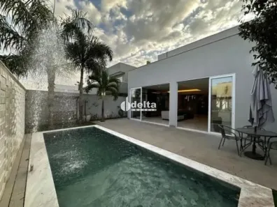 Casa de Condomínio com 3 Quartos à venda, 281m² no Jardim Botânico, Uberlândia