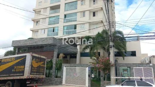 Apartamento com 3 Quartos para alugar, 100m² no Centro, Uberlândia