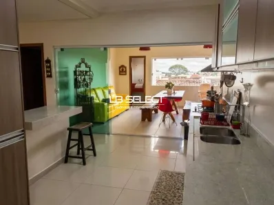 Casa com 3 Quartos à venda, 331m² no Pampulha, Uberlândia