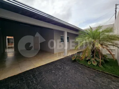 Casa com 3 Quartos à venda, 200m² no Segismundo Pereira, Uberlândia