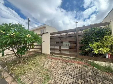 Casa com 4 Quartos à venda, 240m² no Parque Residencial Michael Licha, Londrina