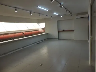 Sala Comercial para alugar, 47m² no Jardim Lambreta, Cotia